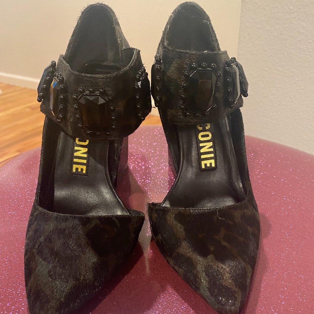 Kat Maconie heels